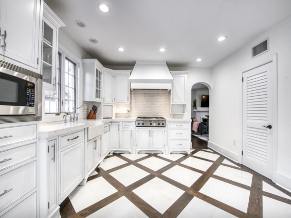 Experience Luxury at this Historic House in Lido Key